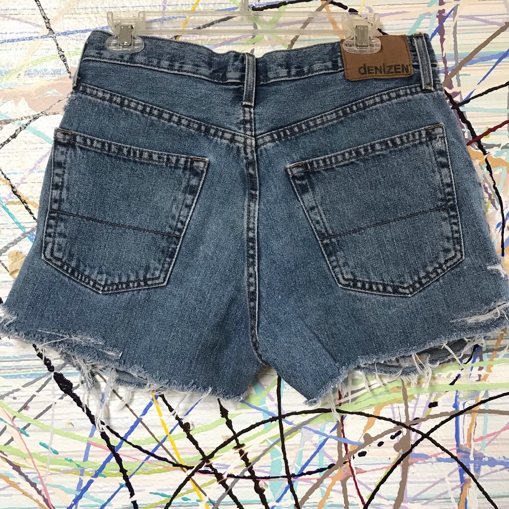 Vintage Levi's high rise destroyed shorts - Picture 2 of 13